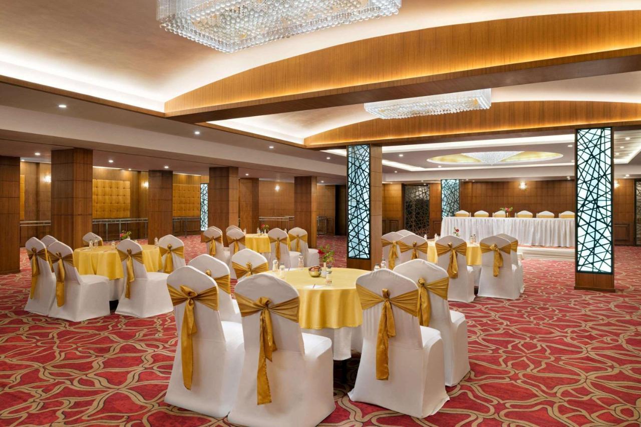 Ramada By Wyndham Varanasi Katesar Chandauli Esterno foto
