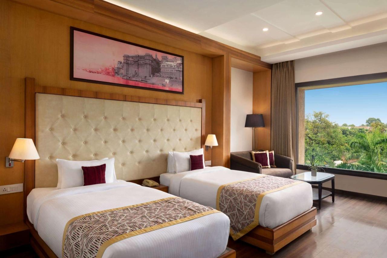 Ramada By Wyndham Varanasi Katesar Chandauli Esterno foto