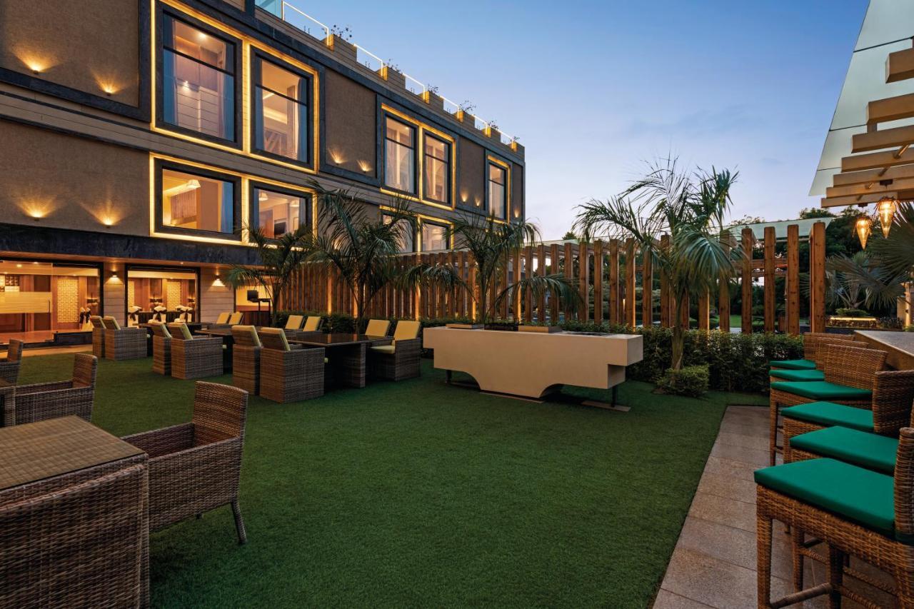 Ramada By Wyndham Varanasi Katesar Chandauli Esterno foto