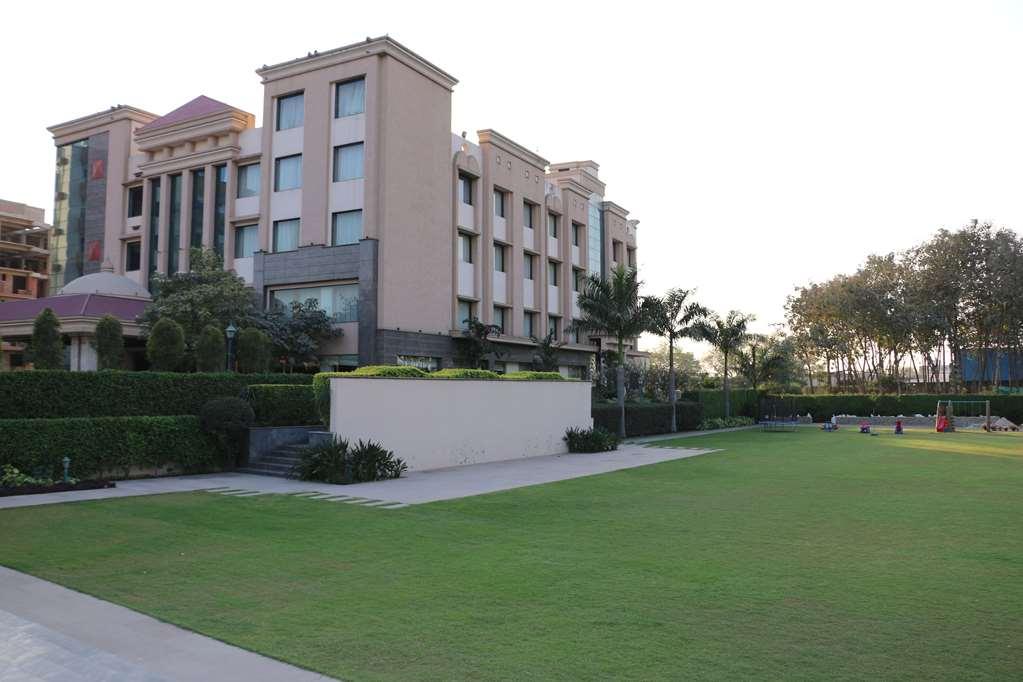 Ramada By Wyndham Varanasi Katesar Chandauli Servizi foto