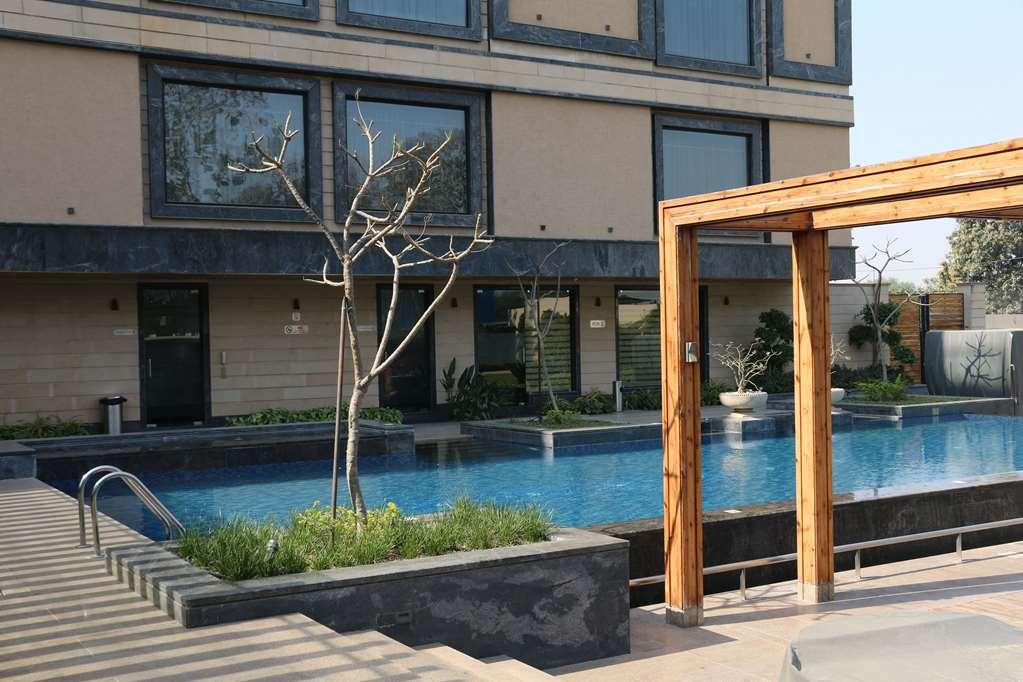 Ramada By Wyndham Varanasi Katesar Chandauli Servizi foto